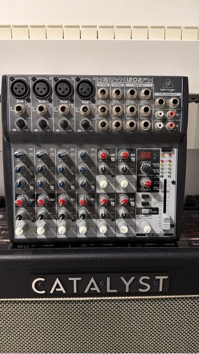 Mixer Behringer Fx1202