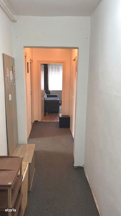 Apartament cu 2 camere, 42 mp, decomandat, etaj intemediar, zona Clabu