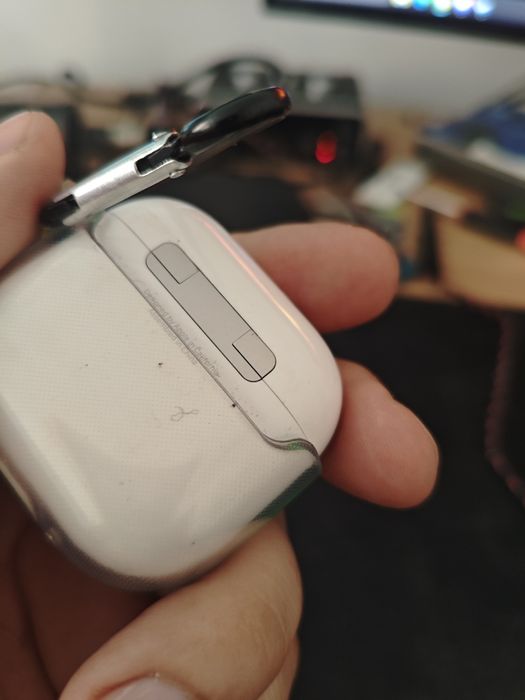 Продам кейс apple airpods 4