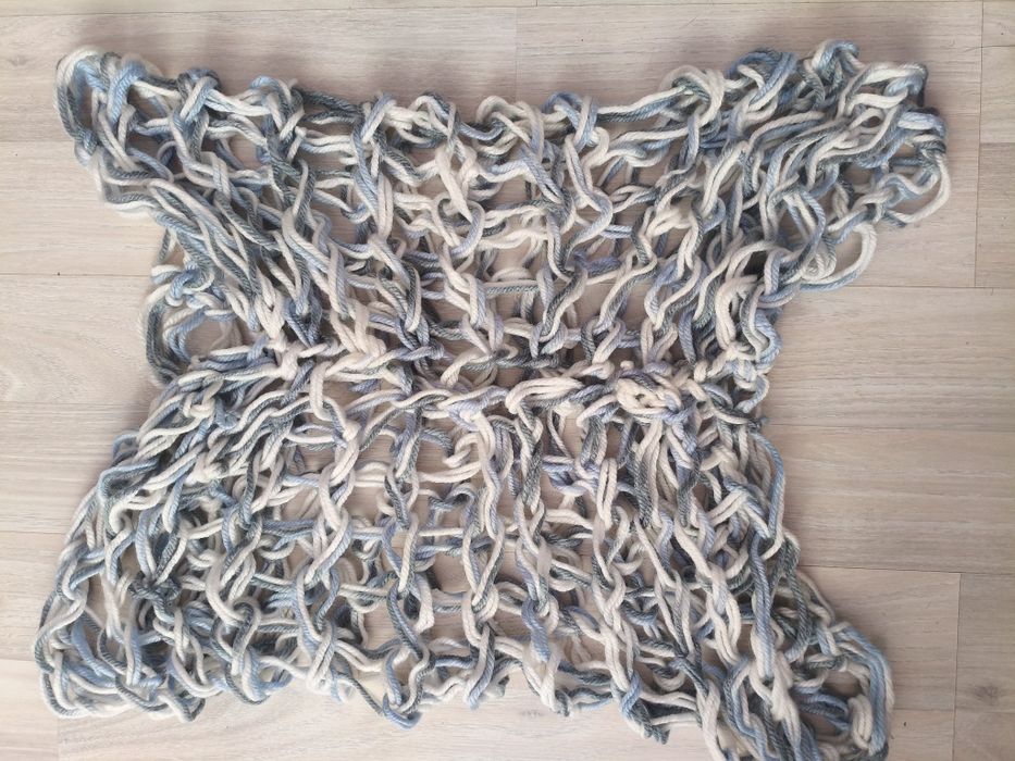 Шапки зимние и шарф