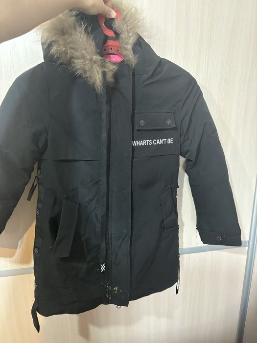 Продается куртка для девочки 128