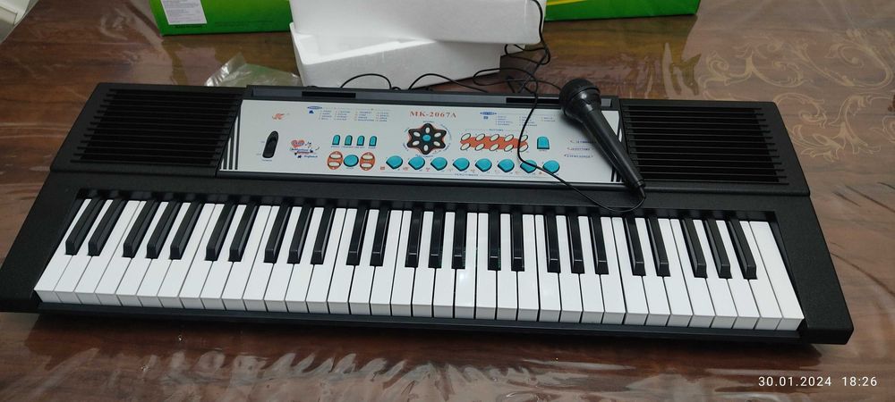 Синтизатор мк 2067 /  5 актава 61 клавиш профисианалная