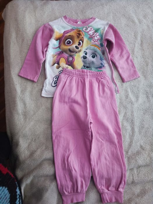 Детски якета и пижами