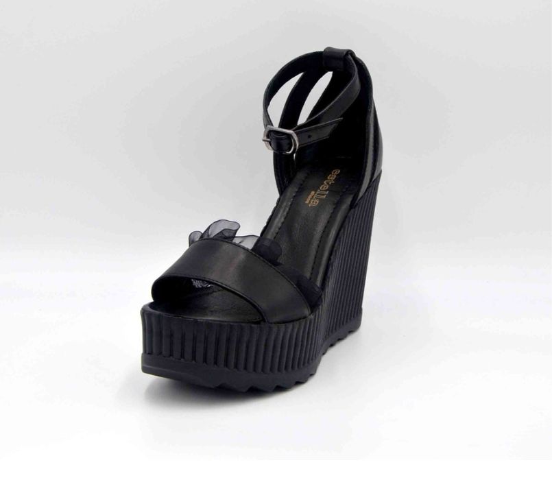 Дамски сандали на платформа