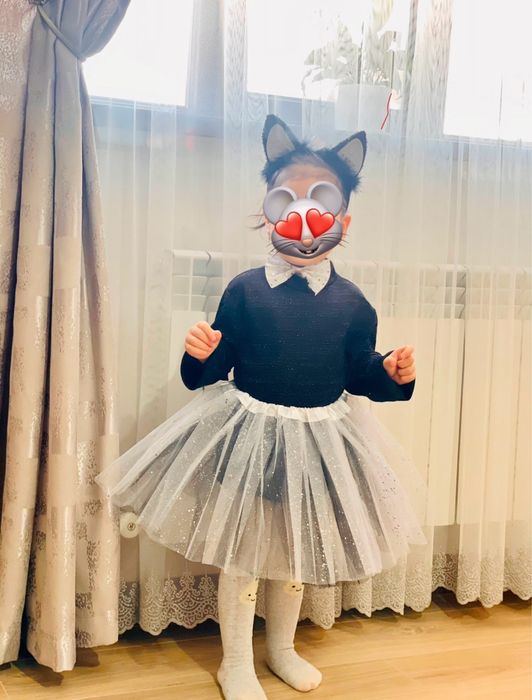 Продам новогодние костюмы для девочек