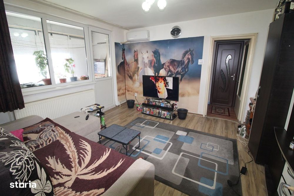 Vând apartament 2 camere în Hunedoara, zona Micro3-Profi, 45mp...