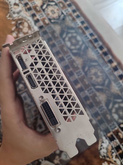 Продам видео карту 1050ti