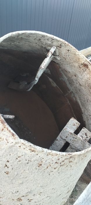 Продам советский бетономешалка.