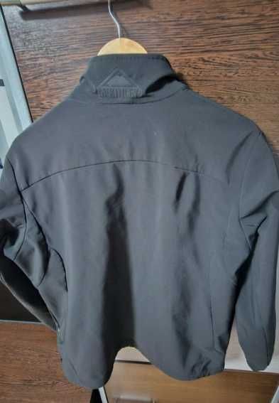 Geaca McKinley marimea L noua