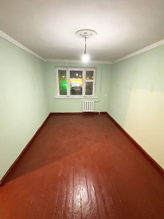 Срочно продаеться 1-комнатная квартира городе Чирчике раеоне Акавак