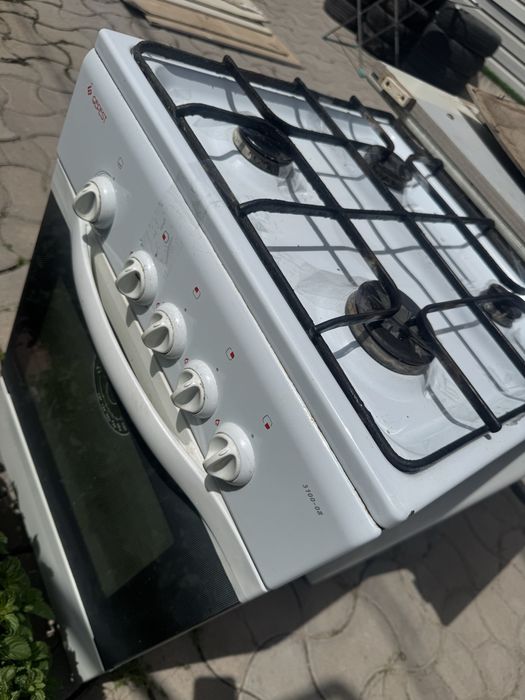 Продам срочно газовую плиту