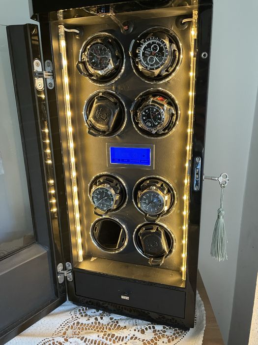 Vand dulap. Watch winder