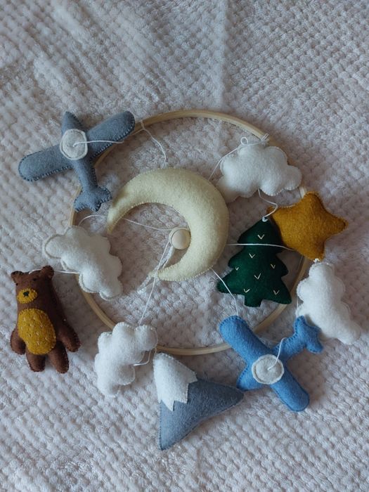 Carusel bebe fetru handmade. Carusel bebelusi baietei