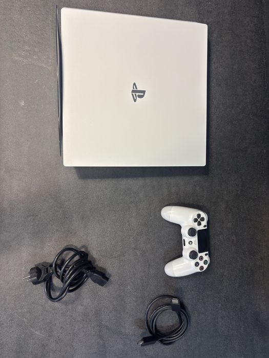 Playstation 4 pro 1TB / ps4 pro 1 TB white
