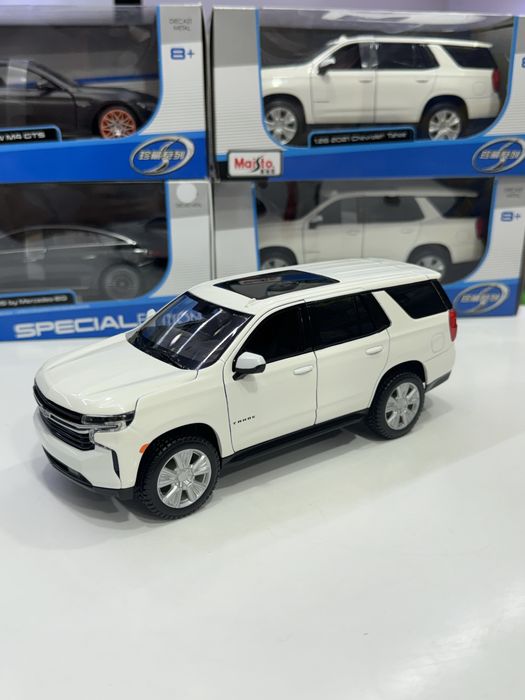 TAHOE 1:24 mashtab Металлические модели автомобилей  Maisto