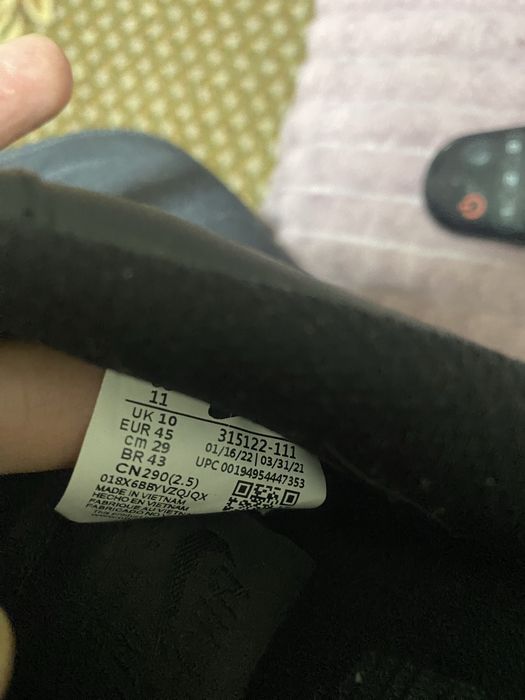 Продам новые кроссовки
