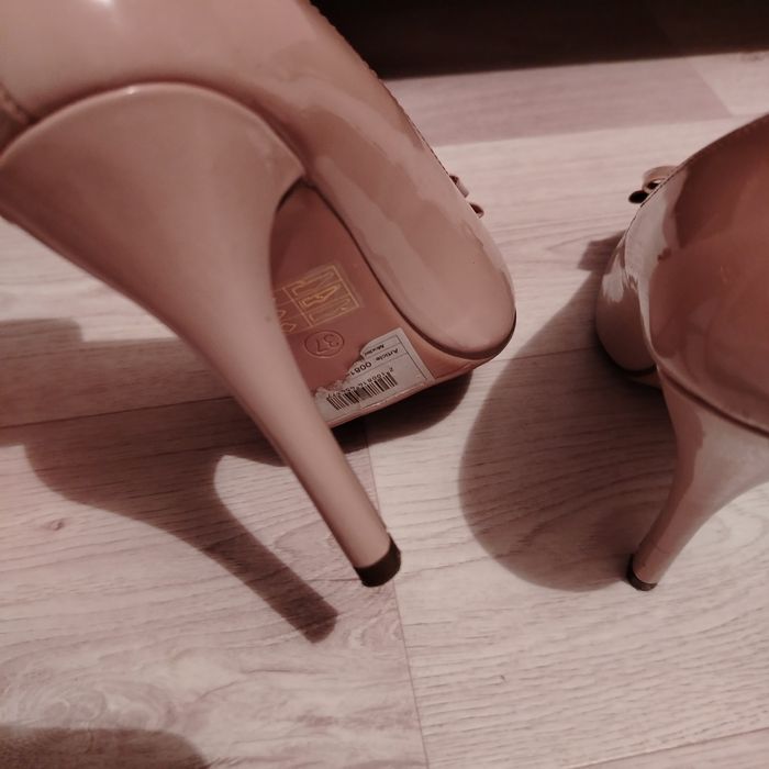 Туфелька Золушки продам