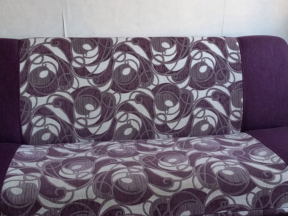 Продам диван с двумя креслами