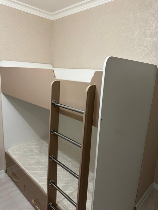 Двухярусная кровать