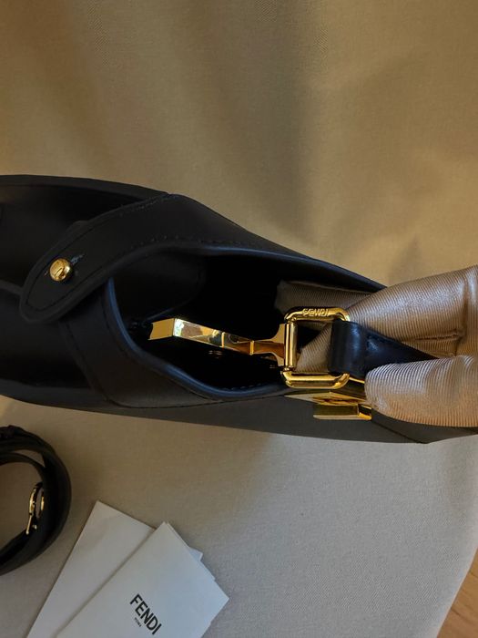 In stoc- Geanta fendi peekaboo piele naturala