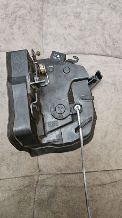 БМВ x5 Е53 замок двери