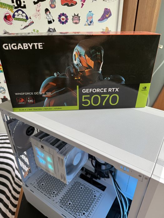 PC Gaming RGB RTX 5070 R7 9700x 32gb