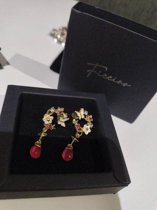 красиви обеци с висулки