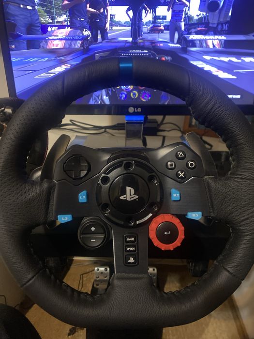 Logitech G29.