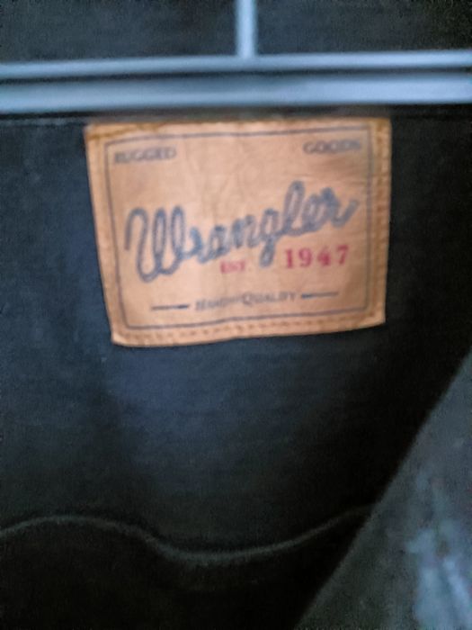 Продам джинсовую куртку Wrangler