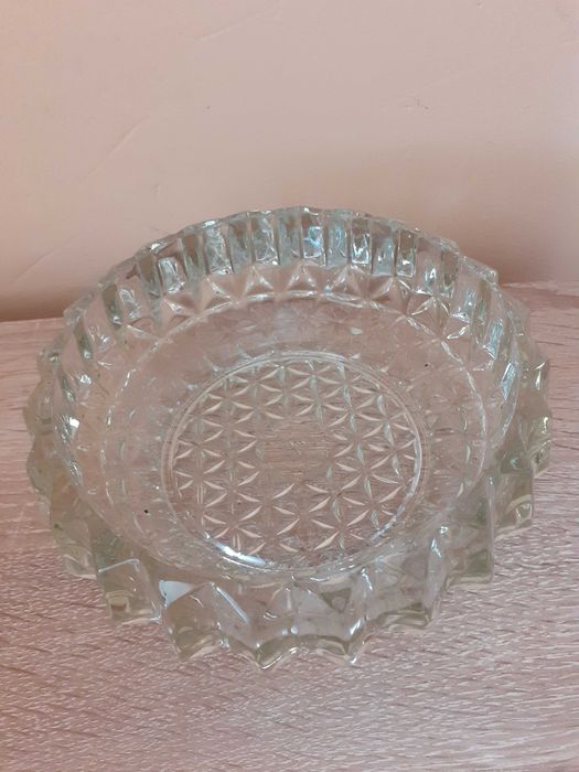 Стъклена салатиера