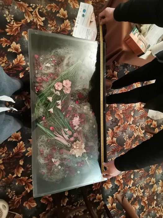 Маса подходяща за хол