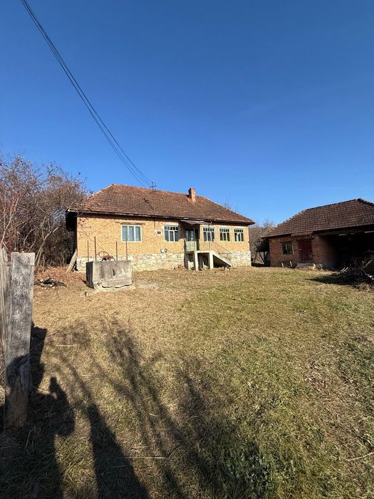 Casă de vanzare la țară