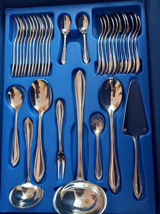 Прибори за хранене комплект