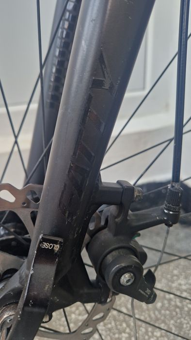 Vând bicicletă cannondale aluminiu