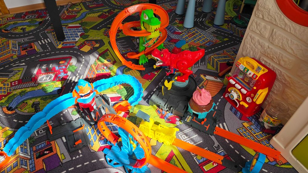 Set hot wheels in stare f buna
