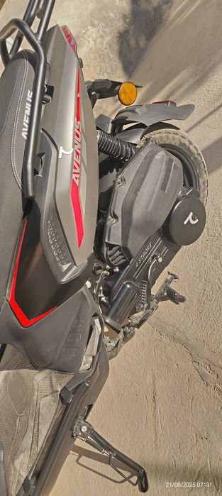 Benzinli skuter sotiladi