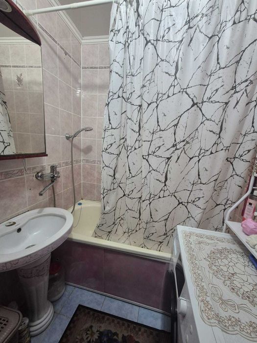 Продам 3 комнатную квартиру 1990 г