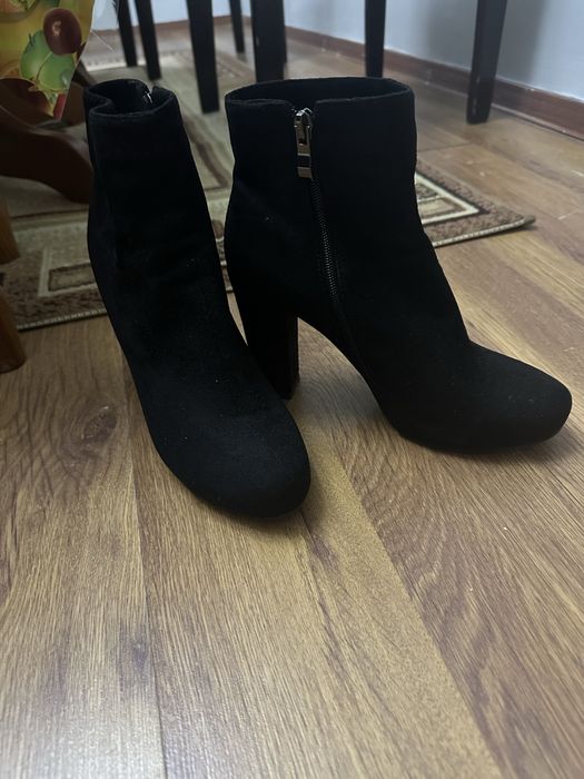 Продаю сапожки новые.