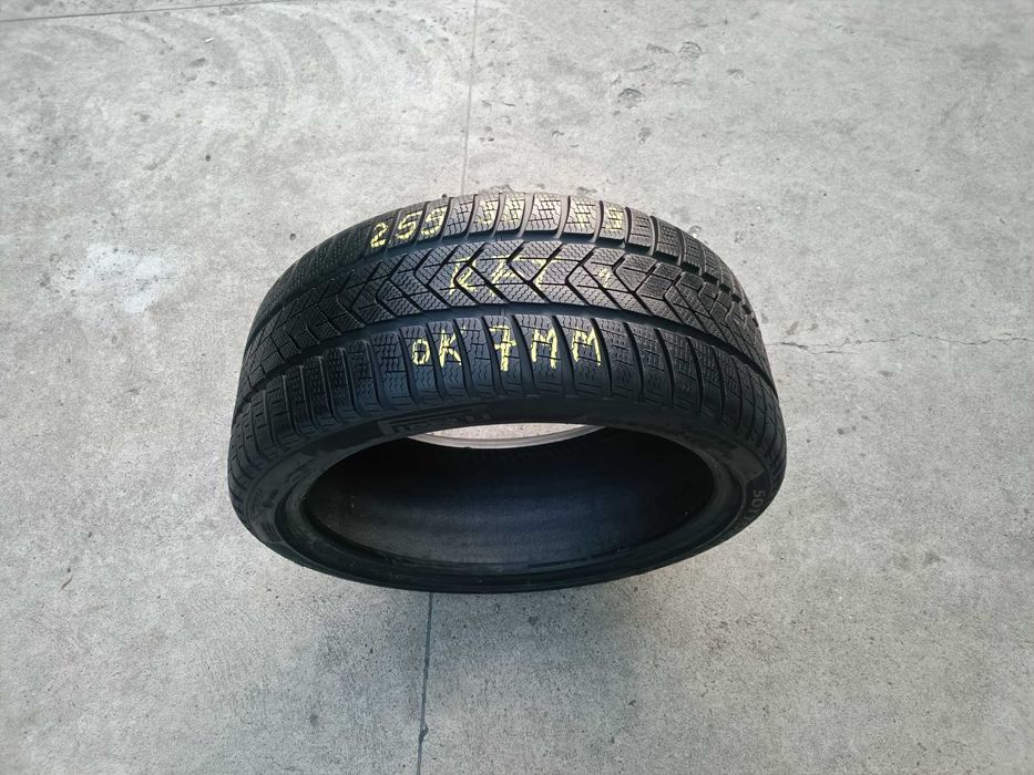 O anvelopa iarna 255 35 19 pirelli sottozero run flat profil 7 mm