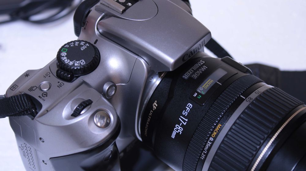 Aparat foto Canon D300+accesorii.