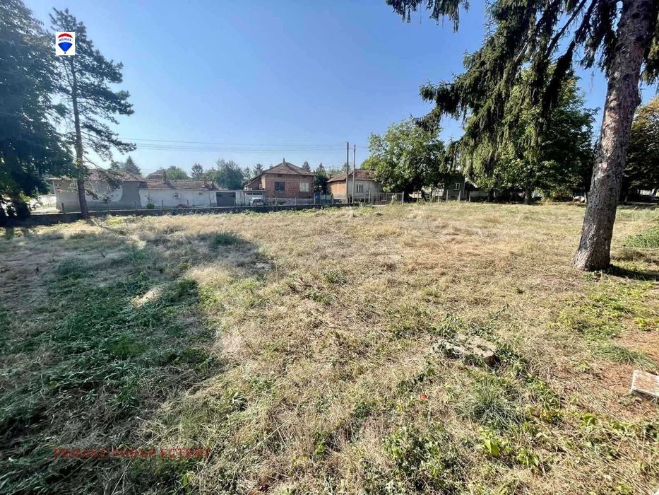 Бизнес имот за продажба в с. Обретеник