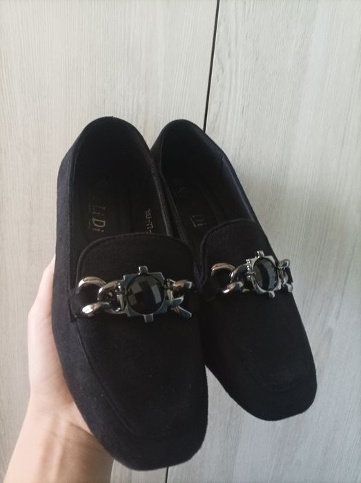 Ayollar oyoq kiymi