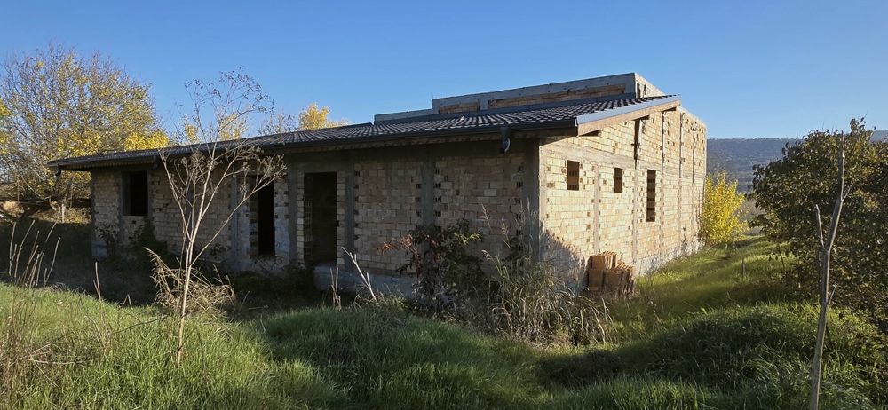 Продава се Къща в с. Първомайци, Област Велико Търново - 330 кв.м за 588 €/кв.м - Снимка #2