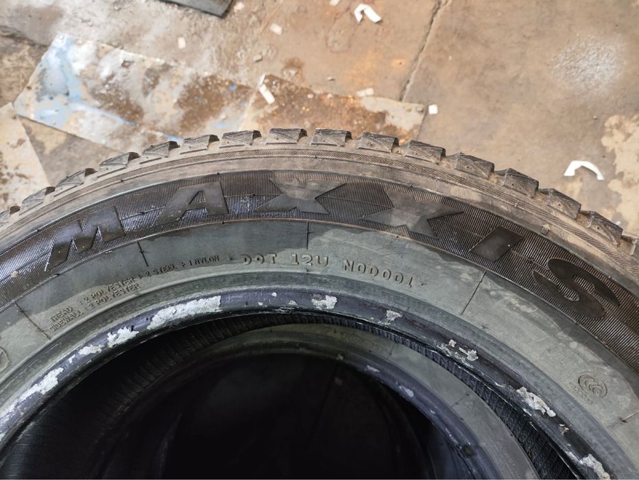 На  17. 225/60 Максис