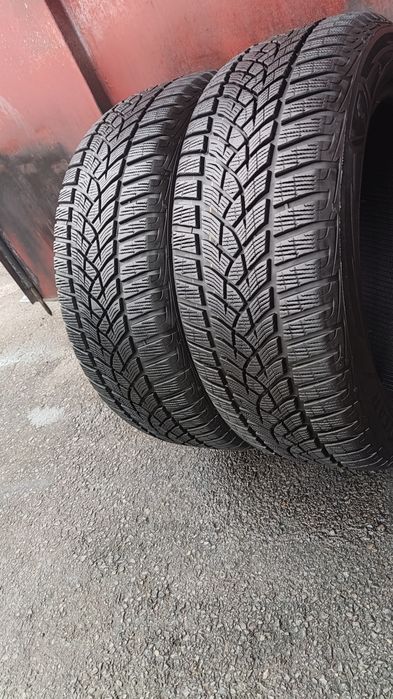 2бр. зимни гуми 225/55/17 GoodYear Ultra Grip Performance+
dot2724