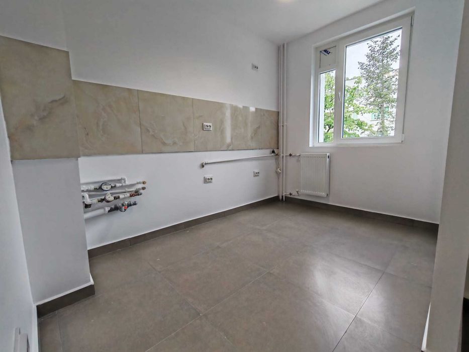 Apartament 3 camere renovat - etaj 7 - str Jean Steriadi - Titan