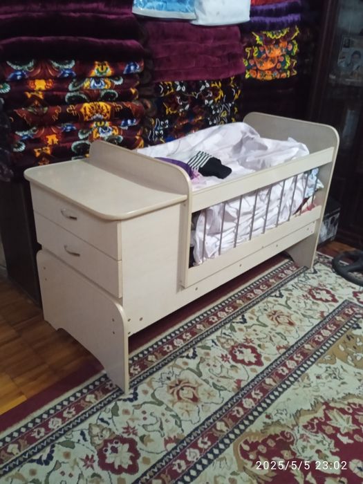 Продам детскую кроватку