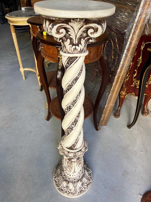 Piedestal Baroc/praf de marmura!