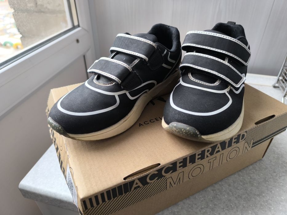 Кроссовки для девочки