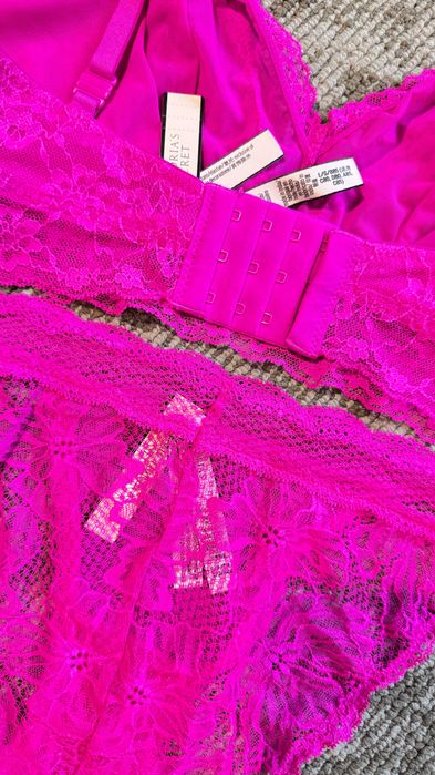 Комплект дантелено бельо Victoria's secret розов
